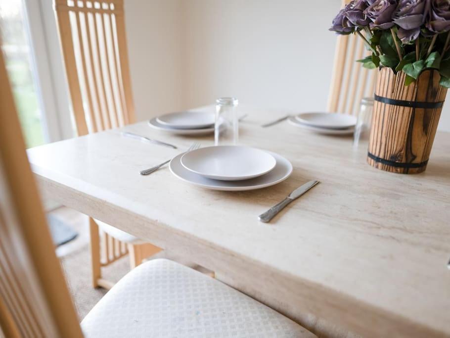 Charming Cottage Getaway In Altrincham Esterno foto